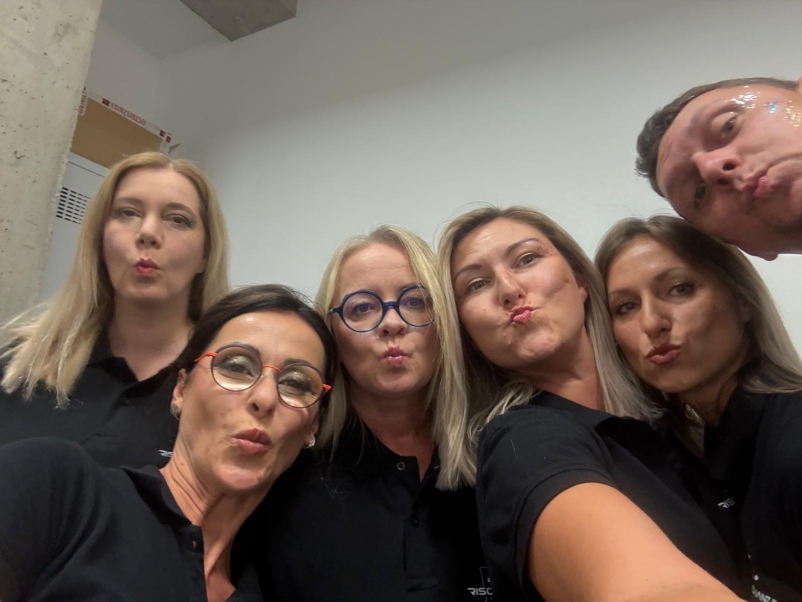 RC na gali EC Zagłębie Dąbrowskie_Ania, Marta, Grażyna, Kasia, Marlena